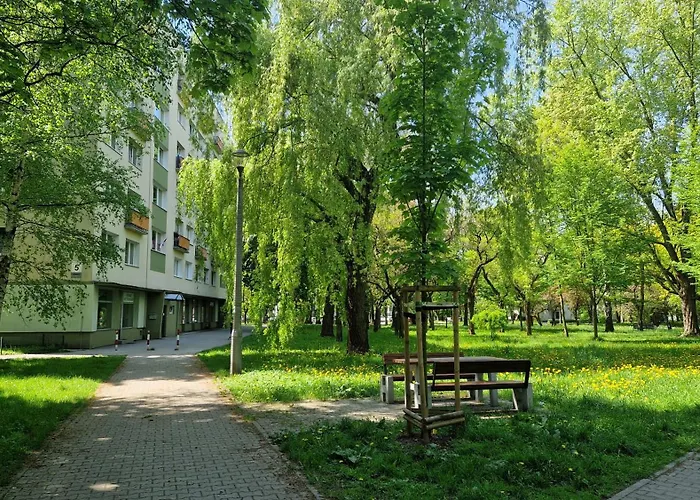 Zielona Nowa Huta By BookingHost